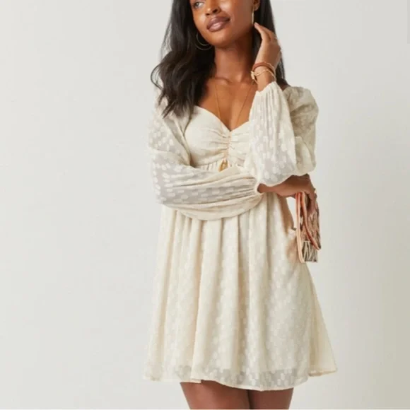 ✨ Audrey Parks + Francesca’s Cream Dot Mini Dress - Picture 2 of 8